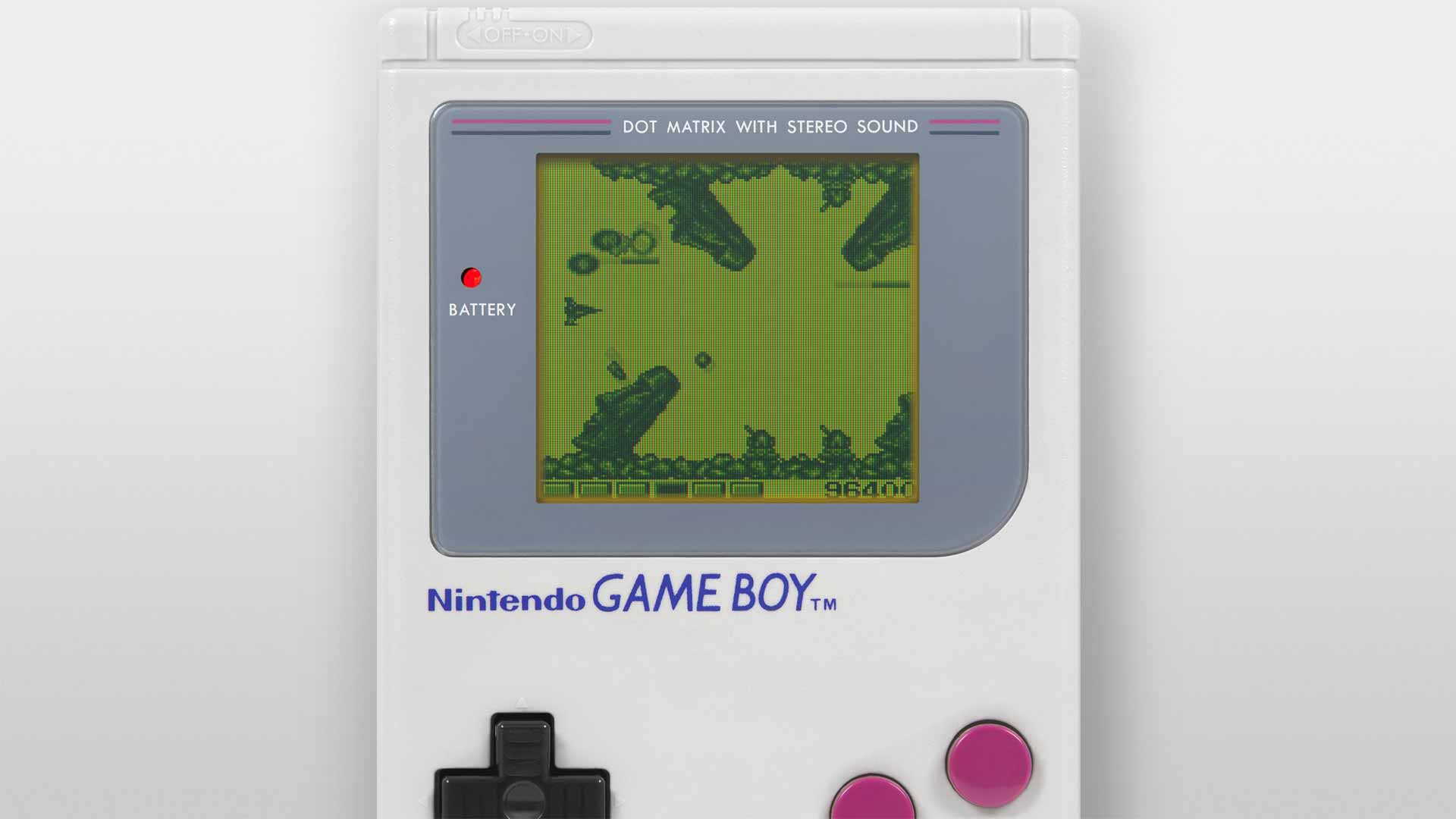 Das Raumschiff fliegt durch eine verwinkelte Passage mit Statuen und Geschütztürmen